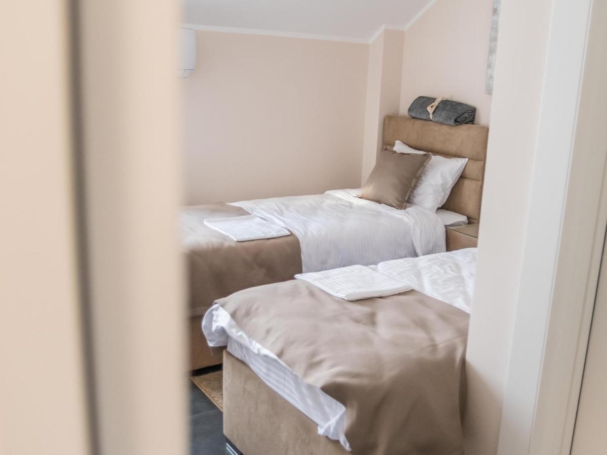 A Klub Apartmani Mrcajevci Экстерьер фото